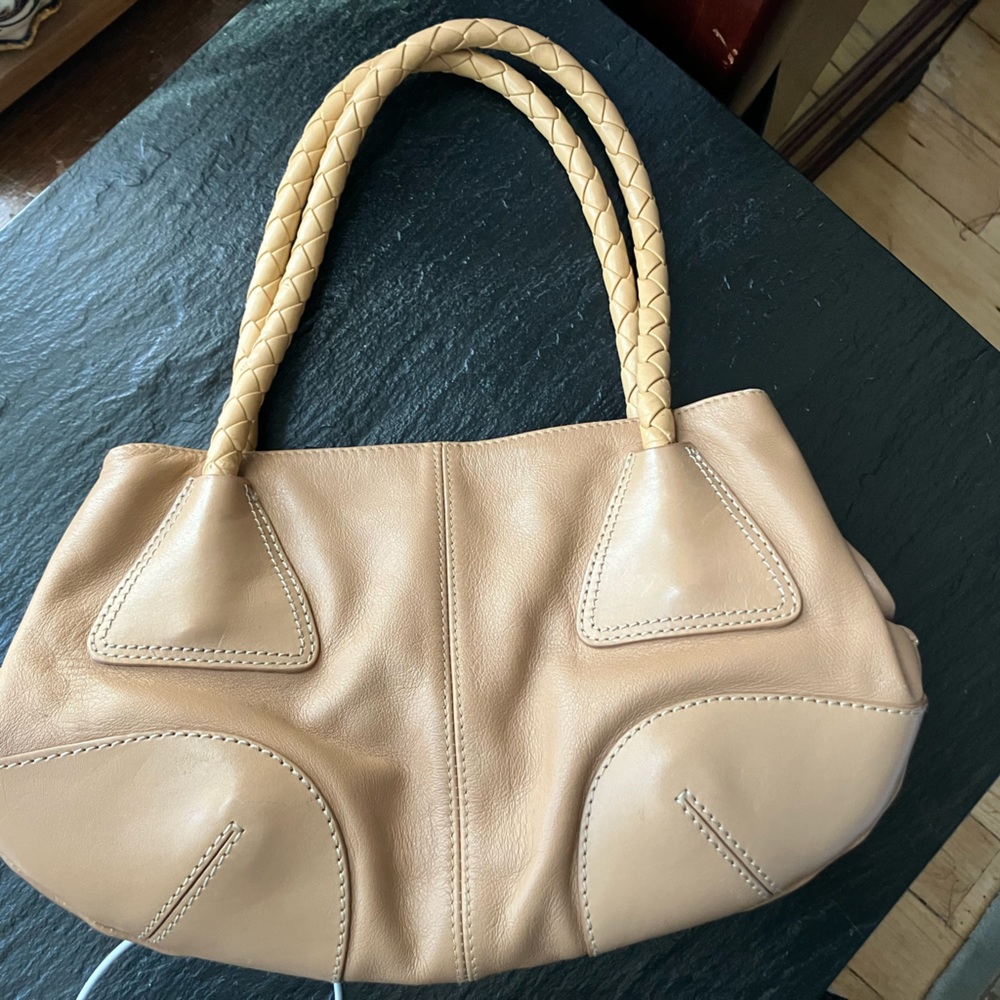 SALE!🌺 Desmo Handbag Made in Italy